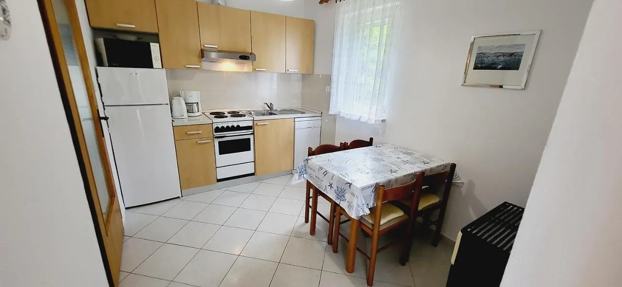 Apartments Pavlakovic By El-Pi Tours Njivice Hırvatistan